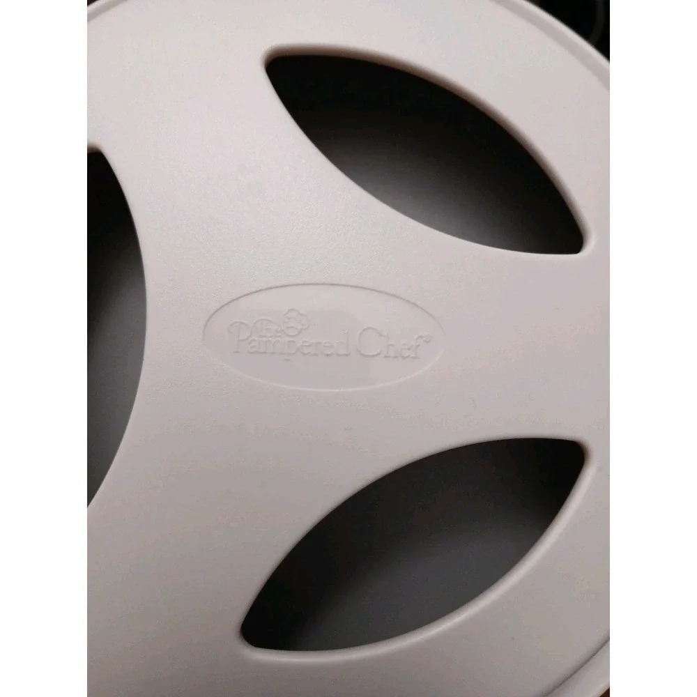 PAMPERED CHEF ONE PIECE discontinued item Holden Slice‎ #1151